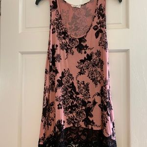 Ladies sleeveless tunic top